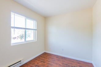 3024 Fruitvale Ave in Oakland, CA - Foto de edificio - Interior Photo