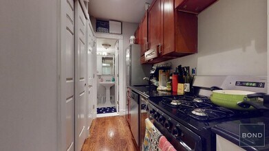 493 Second Avenue in New York, NY - Building Photo - Building Photo