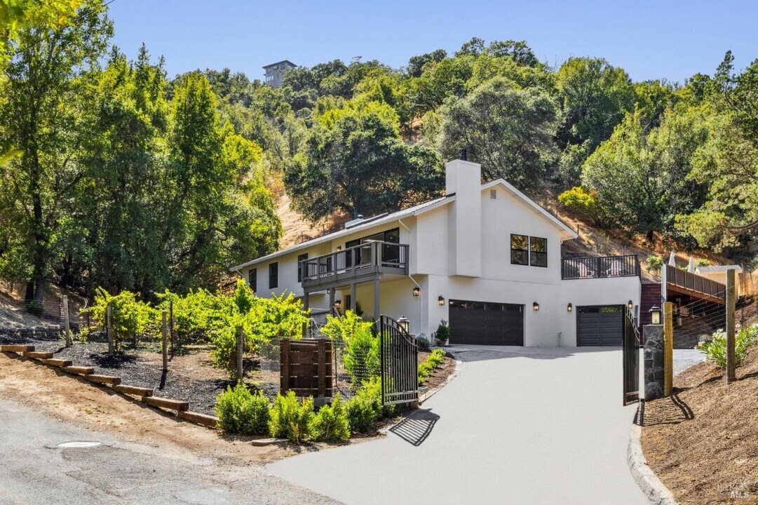 31 Indian Rd in San Rafael, CA - Building Photo