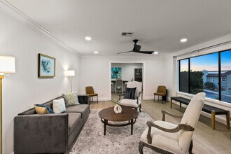 4367 Summit Dr in La Mesa, CA - Building Photo - Building Photo