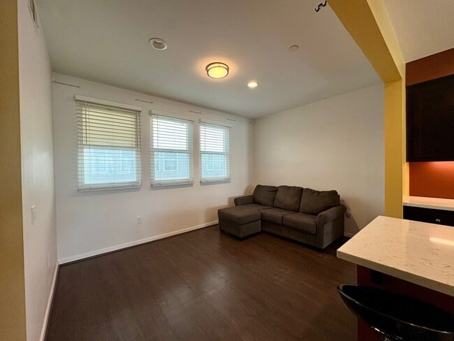 13218 Shaw Ln in Los Angeles, CA - Building Photo - Building Photo