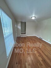 6608 Metcalf Ave in Mission, KS - Building Photo - Building Photo