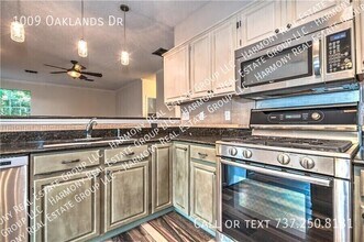 1009 Oaklands Dr in Round Rock, TX - Building Photo - Building Photo