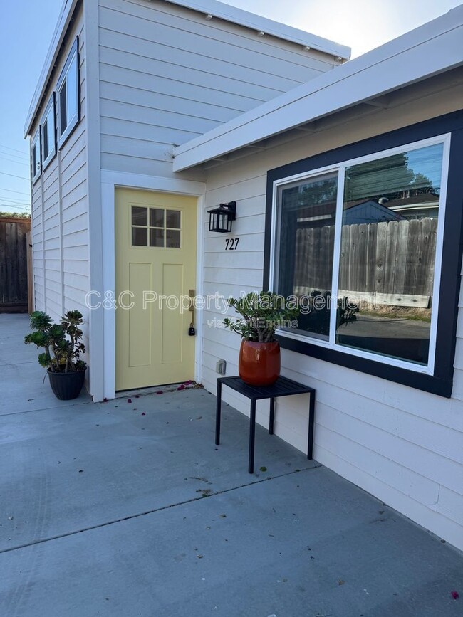 property at 727 2nd St