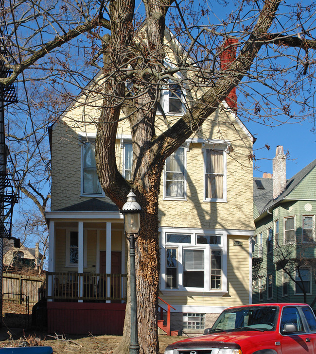 2239 Francis Ln in Cincinnati, OH - Building Photo - Building Photo