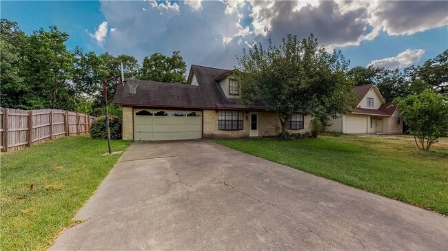 1304 Merry Oaks Dr in College Station, TX - Building Photo - Building Photo