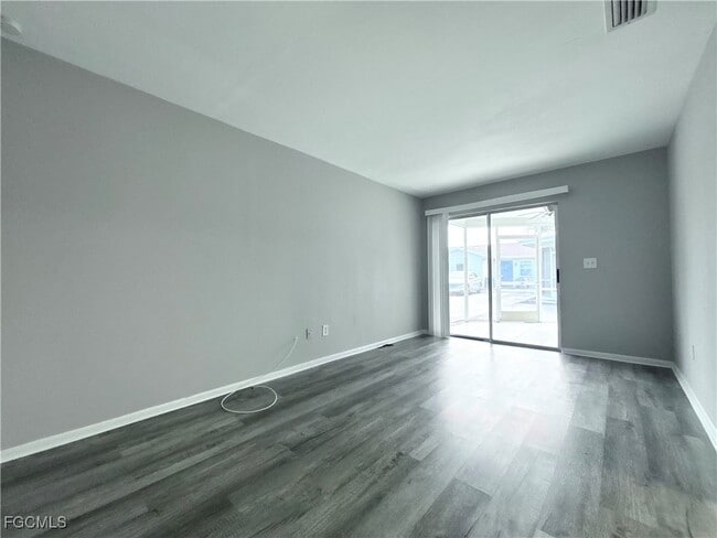property at 1103 SE 46th Ln