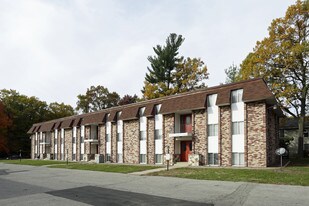 Royal Oak in Grand Rapids, MI - Building Photo