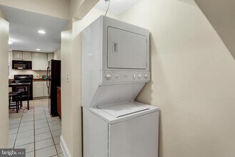 1830 9th St NW, Unit A in Washington, DC - Building Photo - Building Photo