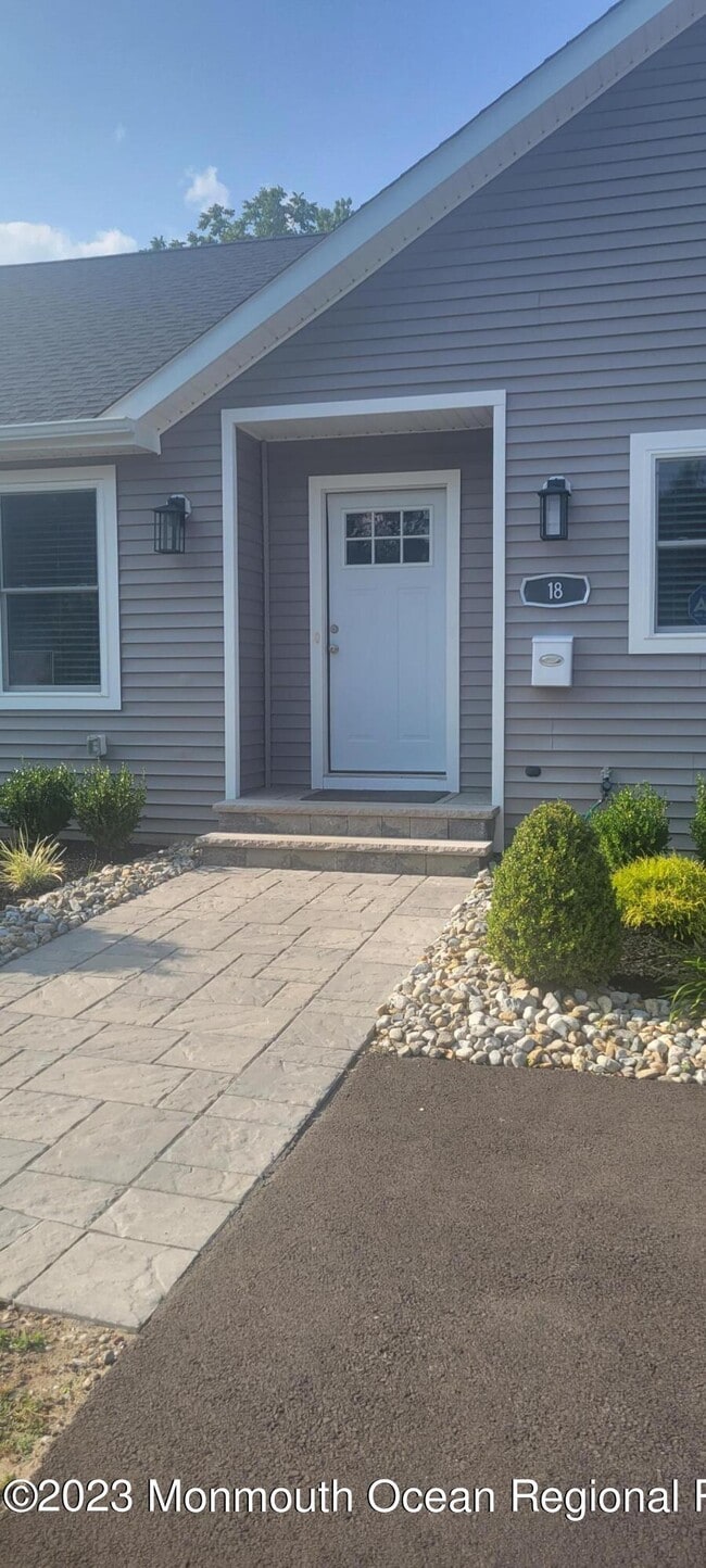 18 Lasatta Ave in Englishtown, NJ - Building Photo - Building Photo