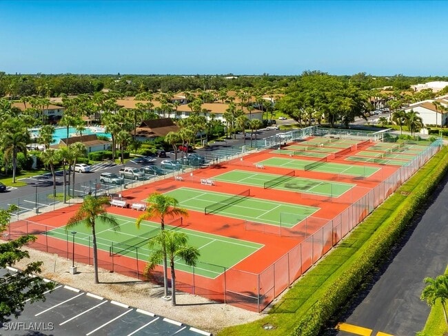 4130 Looking Glass Ln in Naples, FL - Building Photo - Building Photo