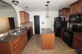 10004 Diana Dr in Killeen, TX - Building Photo - Building Photo