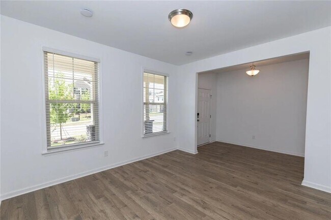 1876 Derrick Dr in Grayson, GA - Building Photo - Building Photo