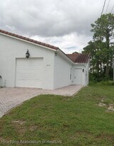 3714 Peugeot St in Sebring, FL - Building Photo
