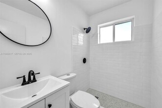 104 SW 7th St in Hallandale Beach, FL - Building Photo - Building Photo