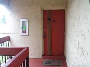 8500 SW 149th Ave in Miami, FL - Foto de edificio - Building Photo