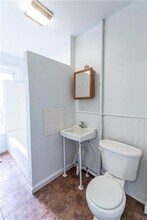 931 Chew St, Unit 2 in Allentown, PA - Foto de edificio - Building Photo