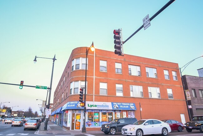 3925 W Irving Park Rd, Unit J06P in Chicago, IL - Building Photo - Building Photo