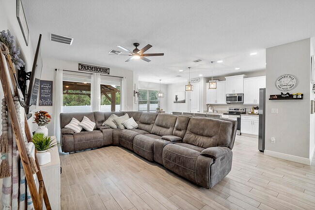 1102 SW Calmar Ave in Port St. Lucie, FL - Building Photo - Building Photo