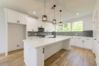 933 40 1/2 St St in Houston, TX - Building Photo - Building Photo
