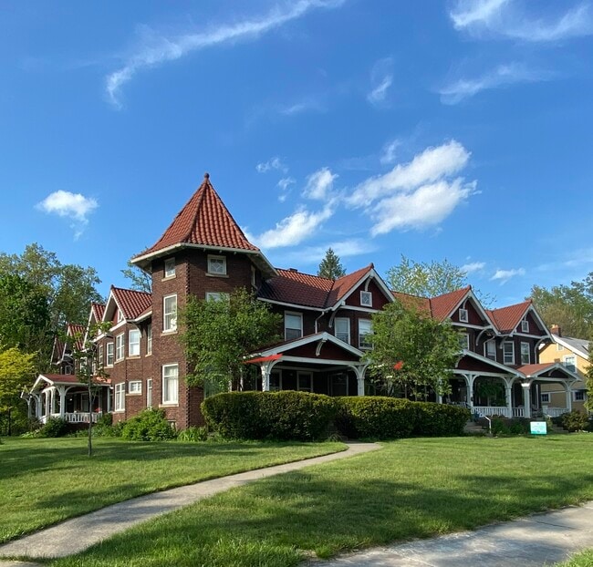 property at 1141 Lakeland Ave