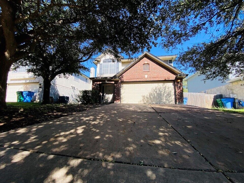 3304 Kissman Dr in Austin, TX - Building Photo