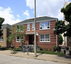 11 Norris Cres in Toronto, ON - Building Photo
