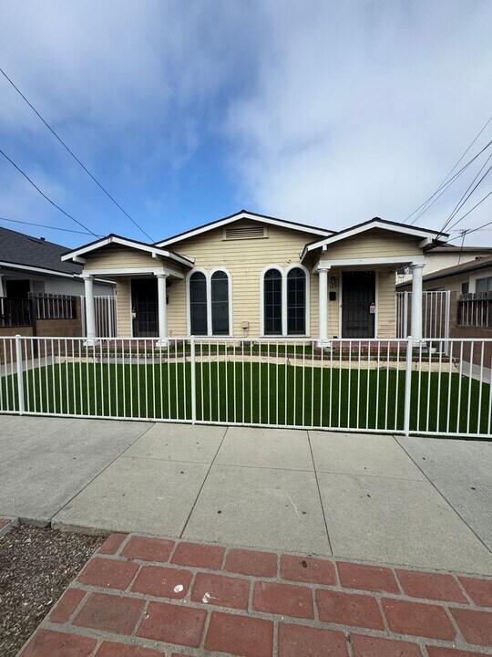 550-550 W 20th St in Los Angeles, CA - Building Photo