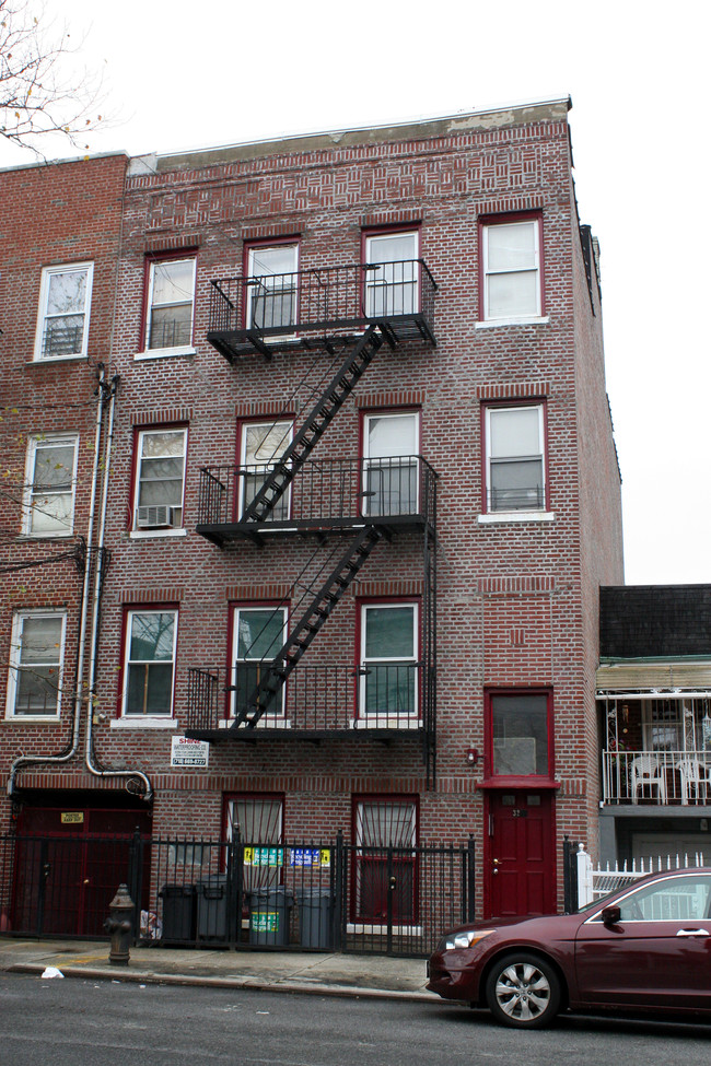 3209 Radcliff Ave in Bronx, NY - Foto de edificio - Building Photo