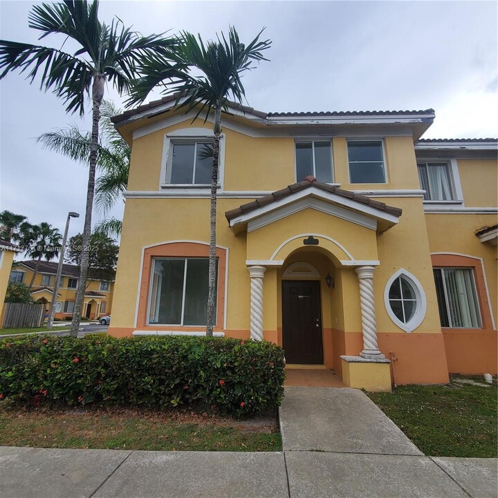 2742 SE 16th Ave in Homestead, FL - Building Photo