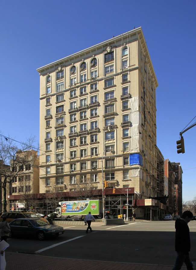 Luxor Apartments in New York, NY - Foto de edificio - Building Photo