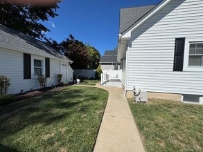 39 Fountain St in Hicksville, NY - Building Photo - Building Photo