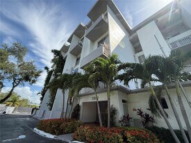 7801 NE 4th Ct in Miami, FL - Building Photo