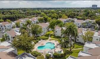 4650 NW 97th Ct in Doral, FL - Building Photo