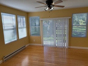 1606 Littlestown Pike in Westminster, MD - Foto de edificio - Building Photo