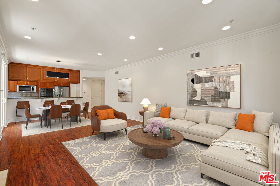 2306 Fox Hills Dr in Los Angeles, CA - Foto de edificio