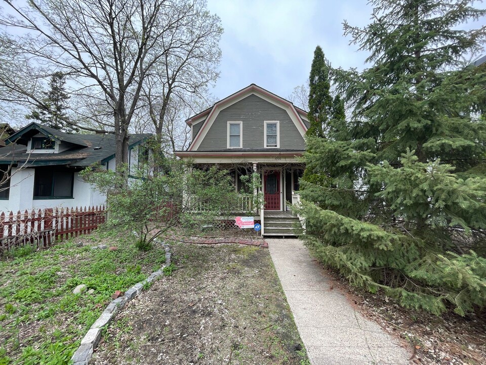 3820 Nicollet Ave in Minneapolis, MN - Building Photo