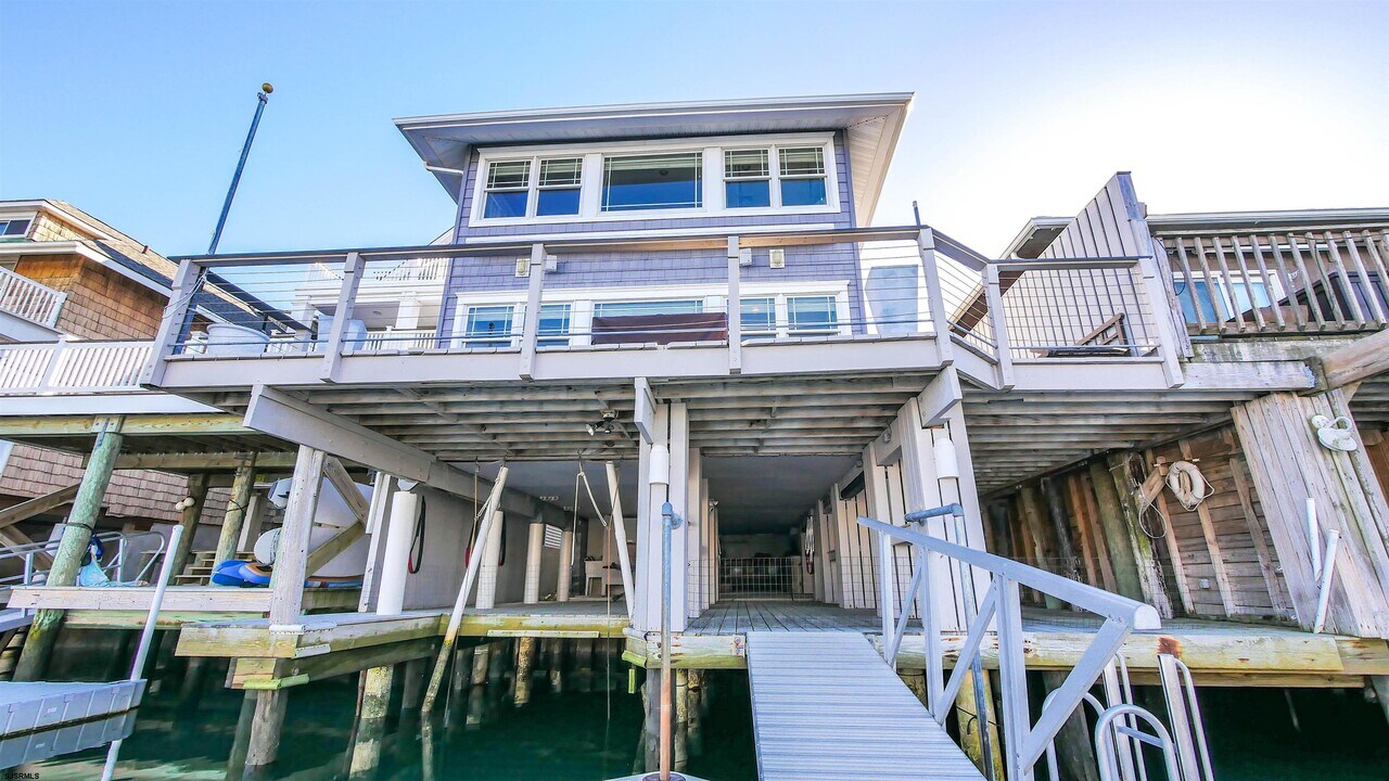 5611 Winchester Ave in Ventnor City, NJ - Building Photo