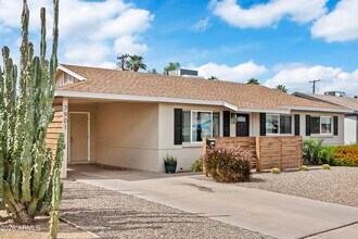 7901 E Loma Land Dr in Scottsdale, AZ - Building Photo - Building Photo