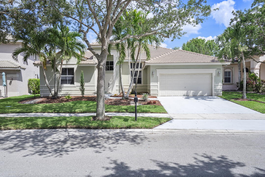 970 Greenwood Rd in Weston, FL - Building Photo