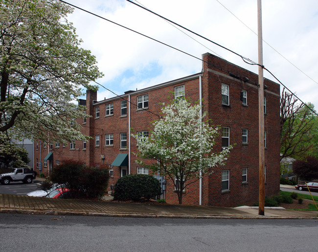 West End Place in Winston-Salem, NC - Building Photo - Building Photo