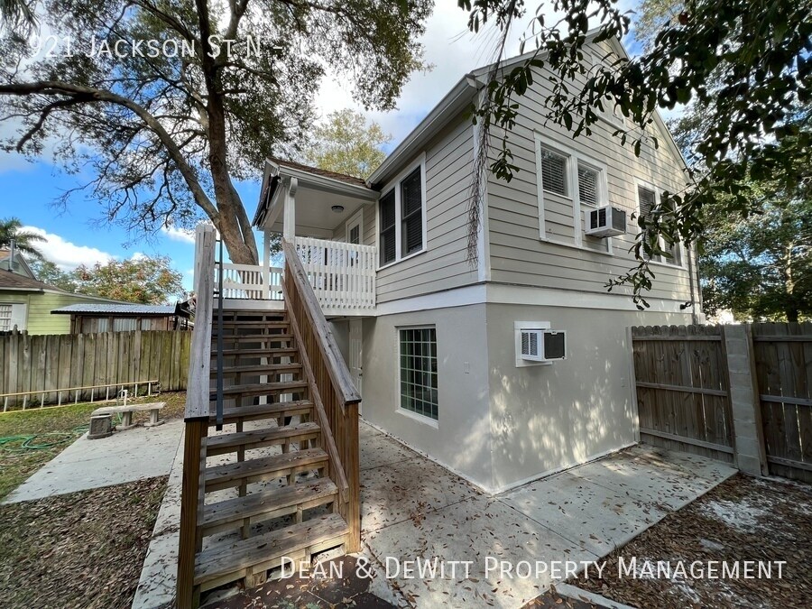 921 Jackson St N in St. Petersburg, FL - Building Photo