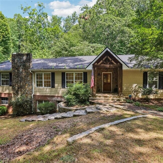 3859 Peachtree Dunwoody Rd