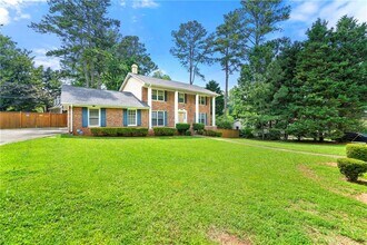 5100 Mt Vernon Way in Dunwoody, GA - Building Photo - Building Photo