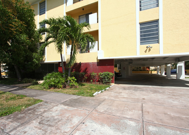 131 Menores Ave in Coral Gables, FL - Building Photo - Building Photo