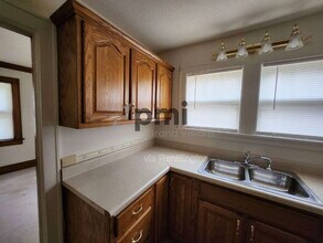 303 E Kellar Ln in Decatur, IL - Building Photo - Building Photo