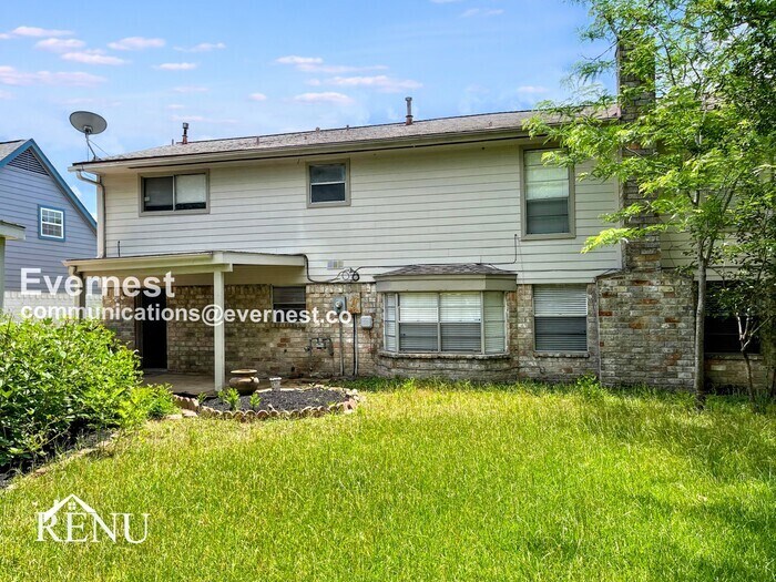 10223 Sageaspen Ln in Houston, TX - Building Photo