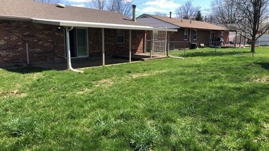 401 Lufkin Dr in New Lebanon, OH - Building Photo - Building Photo