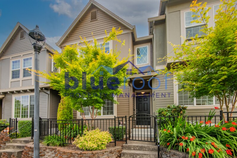2412 NW Roseburg Terrace in Beaverton, OR - Building Photo