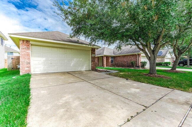 property at 2831 Maybrook Hollow Ln